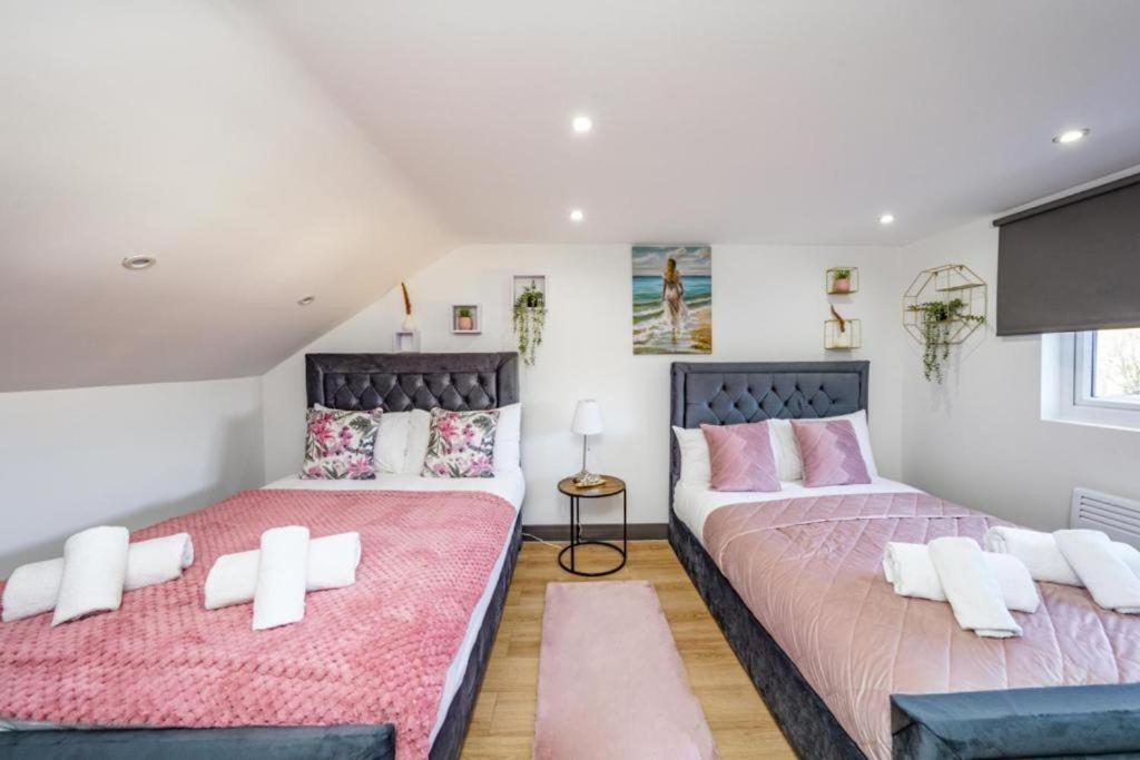Heathrow Guest House - Oakway Feltham Buitenkant foto