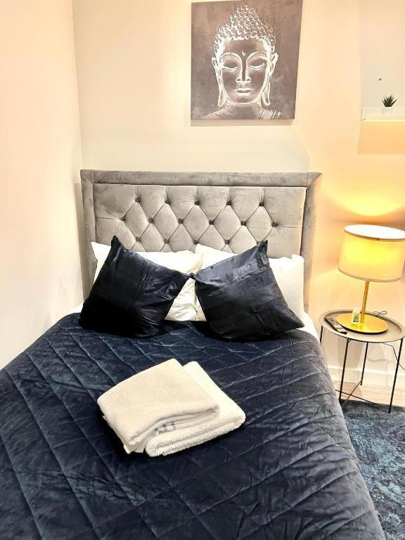 Heathrow Guest House - Oakway Feltham Buitenkant foto
