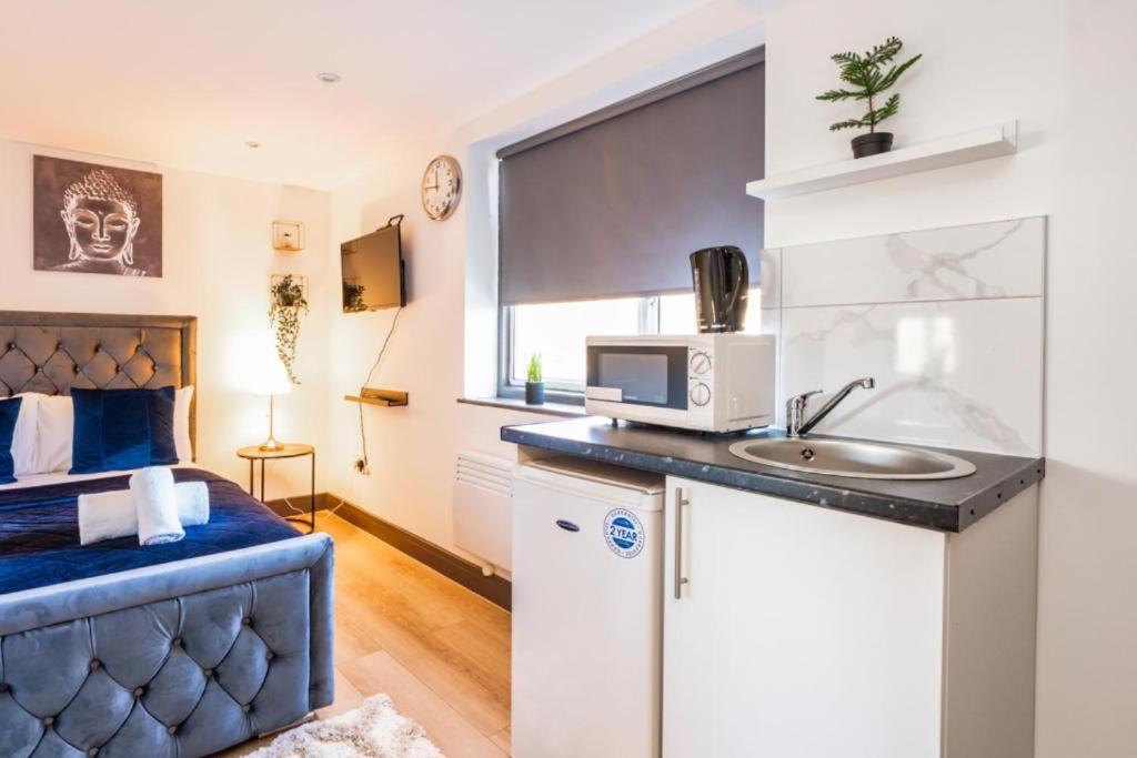 Heathrow Guest House - Oakway Feltham Buitenkant foto