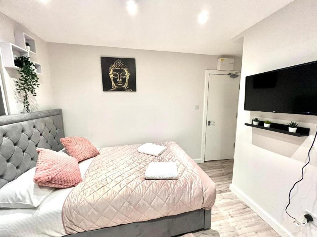 Heathrow Guest House - Oakway Feltham Buitenkant foto