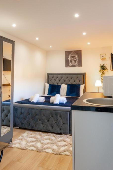 Heathrow Guest House - Oakway Feltham Buitenkant foto